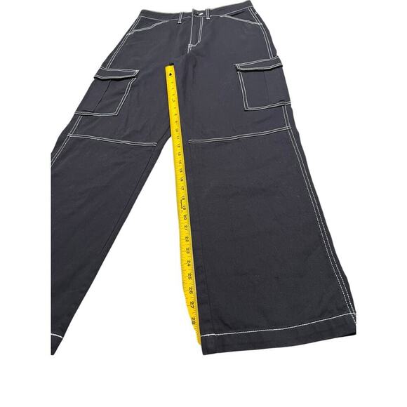 H&M DIVIDE Women’s Black Twill Loose‎ Cargo Pants - Wide Leg White Stitching - 8 - Picture 6 of 7